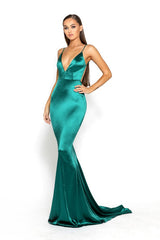 Portia and Scarlett: Captivating V-Neck Gown for Unforgettable Evenings