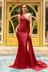 Enchanting Asymmetry: Portia and Scarlett's One-Shoulder Trumpet Gown