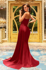 Enchanting Asymmetry: Portia and Scarlett's One-Shoulder Trumpet Gown