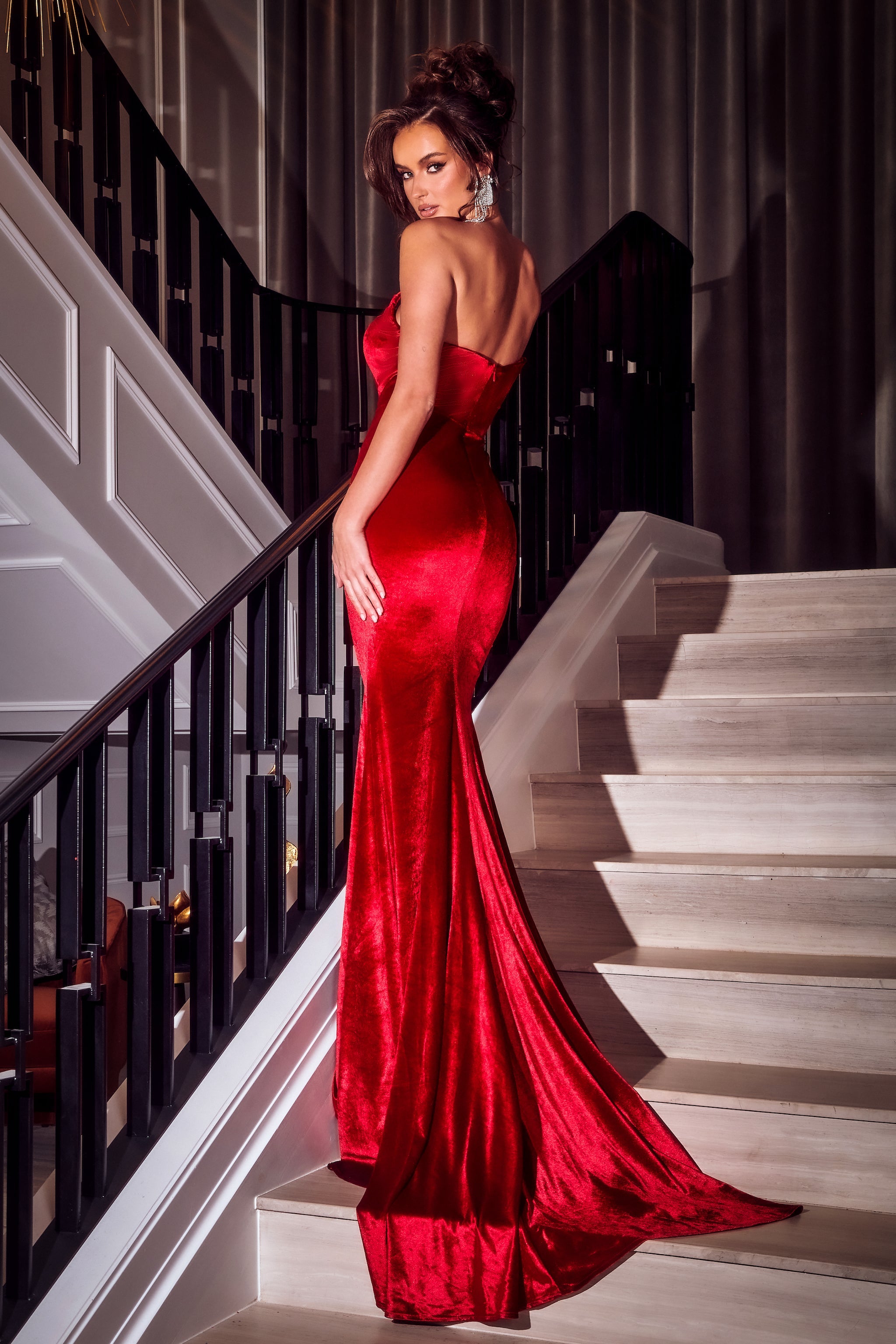 Indulge in Velvet Elegance: Portia and Scarlett's Enchanting PS22565 Dress