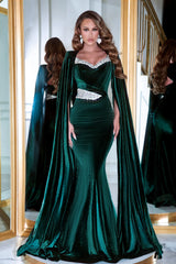 Enchanting Velvet Gown: Captivating Grace for Red Carpet Glamour