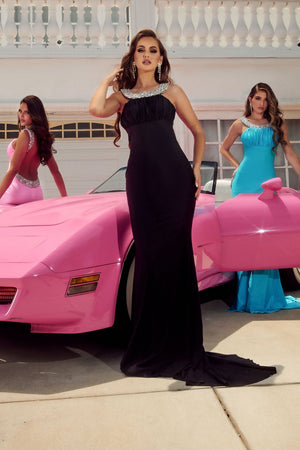 **Portia and Scarlett: The Epitome of Sophisticated Glamour for Special Occasions**